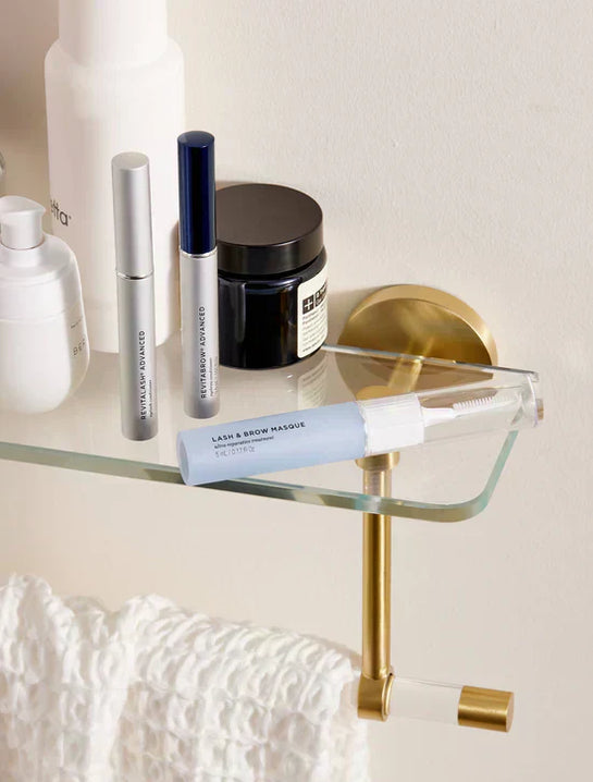 Scopri i migliori prodotti anti-age per pelle, ciglia e sopracciglia